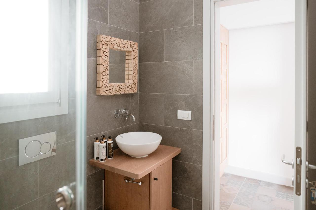 Mon Signor (Adults Only) Hotel Kamári Екстериор снимка